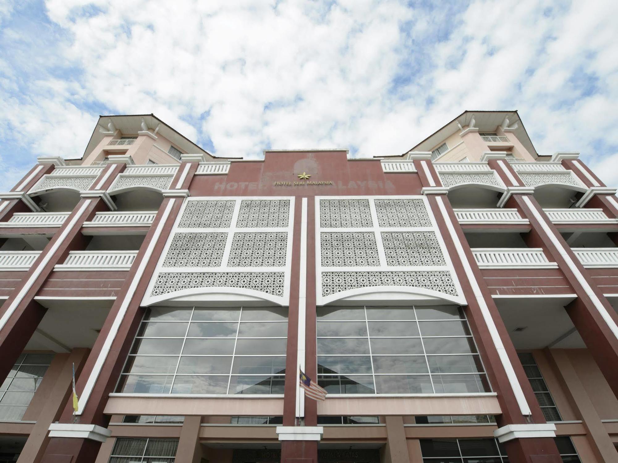 Hotel Seri Malaysia Kepala Batas 2*